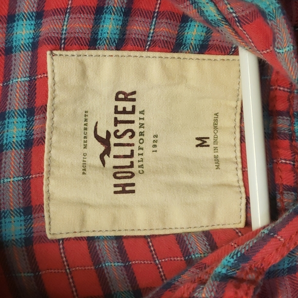 M Hollister Raspberry Blue & Red Button Down Plaid Top. - Picture 4 of 6